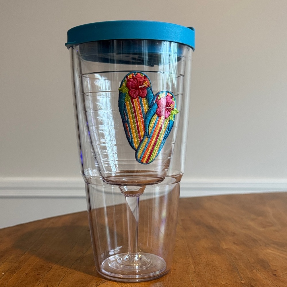 Tervis Wine Glass Tumbler with Blue Lid and Flip-Flop Design